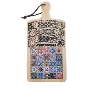 Planche à découper du Portugal avec azulejo et motif sardines