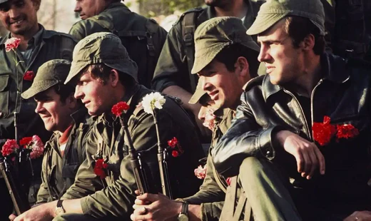 La Révolution des Œillets : Le 25 Avril 1974 au Portugal
